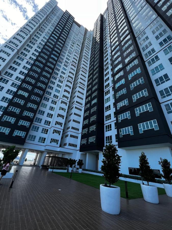 Amber Cove Apartment Malacca Exterior photo